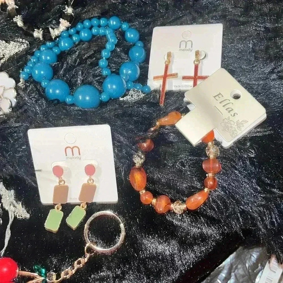 COPY - 🆕 Jewelry Mystery Bundle - Picture 3 of 16